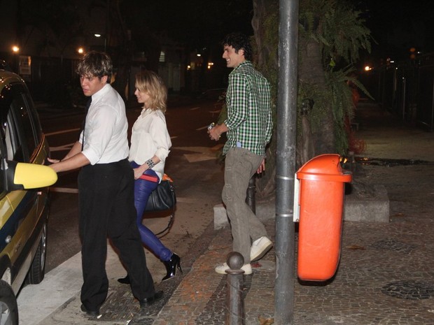 Reynaldo Gianecchini e Mariana Ximenes em restaurante na Zona Sul do Rio (Foto: Rodrigo dos Anjos/ Ag. News)