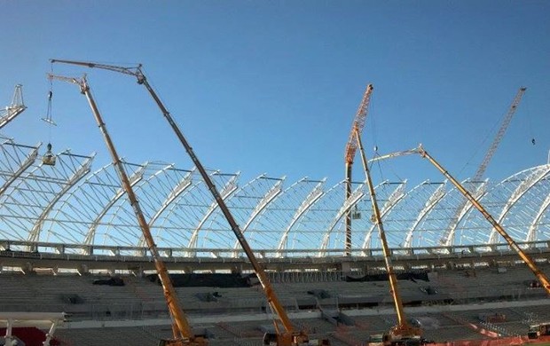 Beira-Rio instalação folhas p3 reforma (Foto: Divulgação/Grupo Gigante Para Sempre) Beira-Rio instalação folhas p3 reforma (Foto: Divulgação/Grupo Gigante Para Sempre)