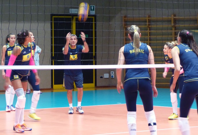 Mundial de vôlei feminino - treino do Brasil na Itália (Foto: Lydia Gismondi)