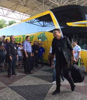 thiago silva brasil chegada natal seleção (Foto: Alexandre Lozetti)