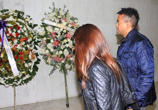 Jairzinho chega a velorio (Foto: Celso Tavares/ EGO)