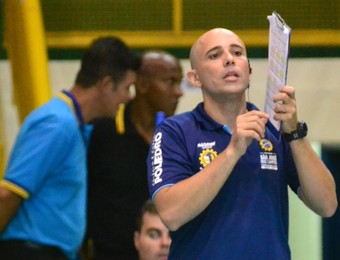 Reinaldo Bacilieri técnico do São José Vôlei (Foto: Tião Martins/ PMSJC)