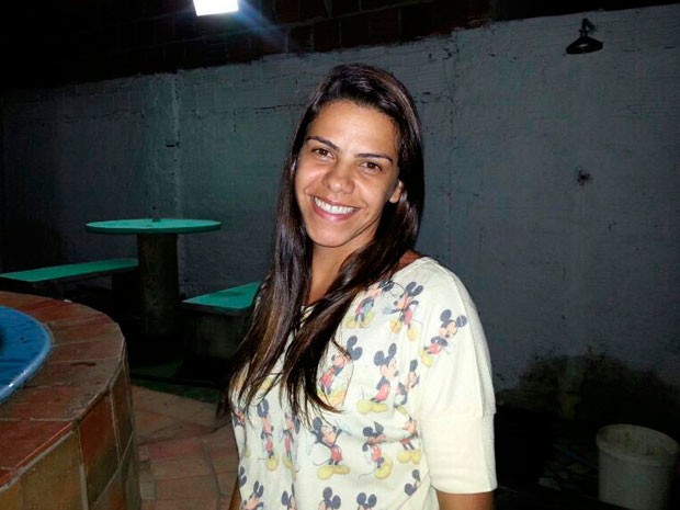 Ex-mulher do tenente suspeito de matar lutador, Izânia Bezerra, de 31 anos, foi morta em atentado em Macaíba, RN (Foto: Arquivo pessoal)