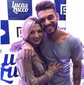 Lucas Lucco com a mãe, Karina (Foto: Reprodução/Instagram)