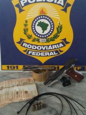 Prisão trio 365 (Foto: Polícia Rodoviária Federal/Divulgação)