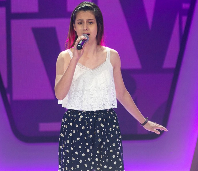 Letícia Roennau canta 'Sorri, Sou Rei' nas Audições do The Voice Kids (Foto: Isabella Pinheiro/Gshow)