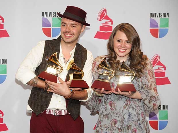 Com quatro fonógrafos dourados, a dupla Jesse &amp; Joy foi a grande vencedora da 13ª edição do Grammy Latino. (Foto: Brenton Ho / Poderes Imaginação / Invision / Via AP Photo)