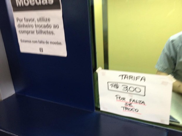 Metrô cobra R$ 3 a passagem por falta de troco (Foto: Rodrigo Rodrigues/ Vc no G1)
