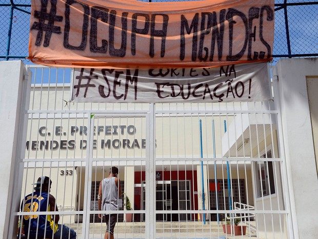 Escola ocupada por alunos da rede estadual de educação (Foto: Agência Brasil)