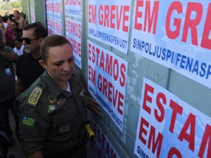 Júlia Beatriz Almeida, do gerenciamento de crise da Polícia Militar, participou das negociações (Foto: Gustavo Almeida/ G1)