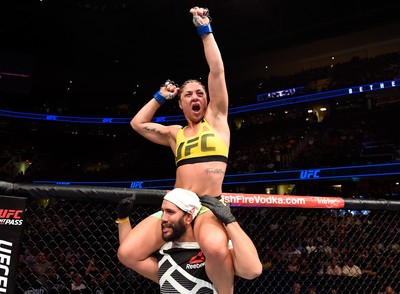 Bethe Correia vence Jessica Eye no UFC 203 (Foto: Getty Images)