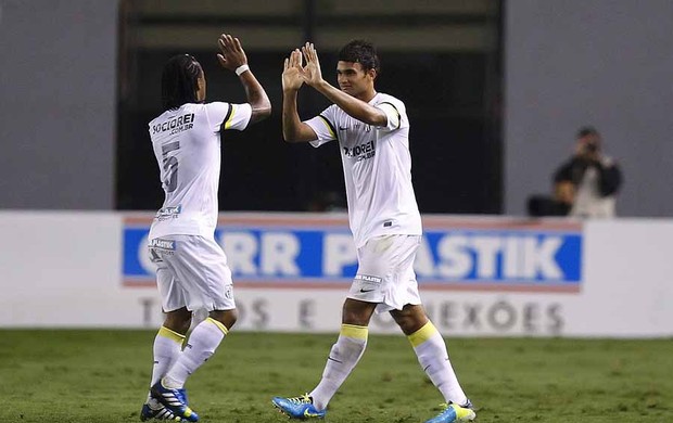 Arouca e Willian José - Santos (Foto: Ricardo Saibun/Divulgação Santos FC)
