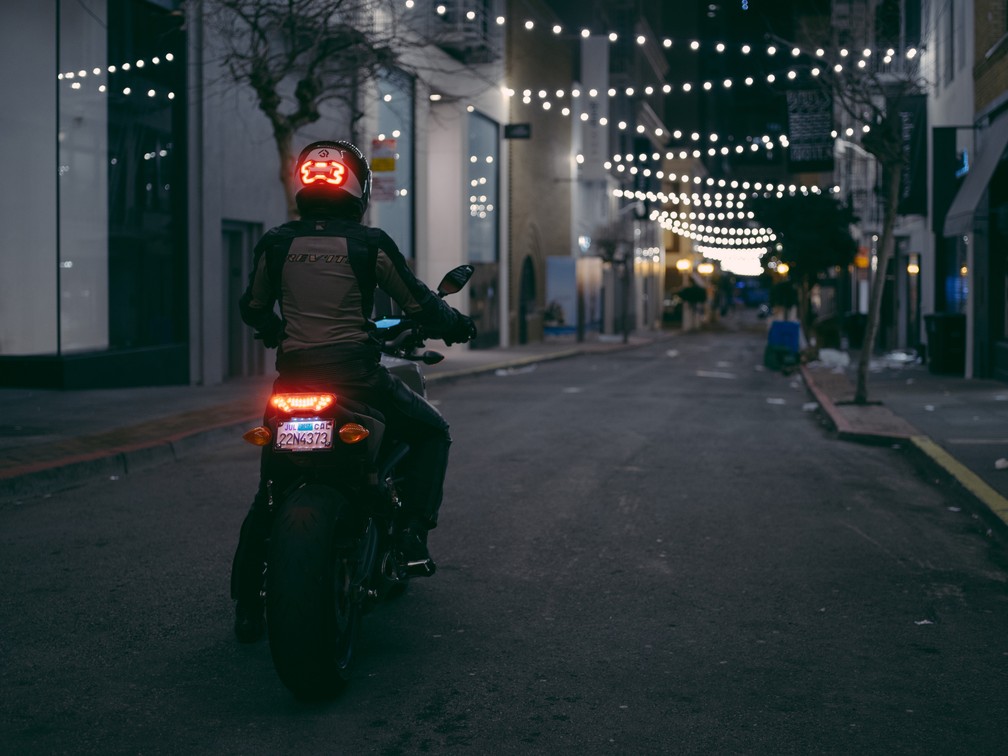 Dispositivo seria capaz de detectar a desaceleração do motociclista (Foto: Divulgação)