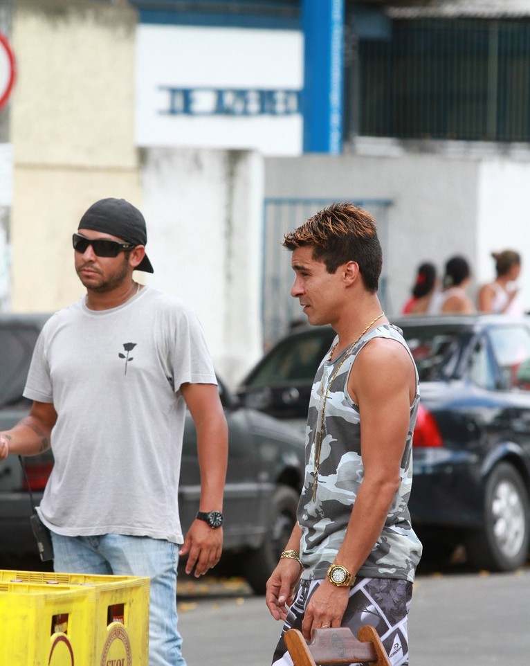 André Gonçalves em gravação de 'Salve Jorge' (Foto: Clayton Militão / Foto Rio News)
