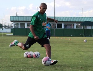 Jonas no treino do Coritiba (Foto: Rodrigo Weinhardt / Divulgação Coritiba)