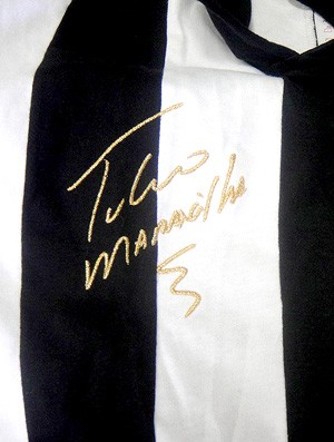 Túlio Maravilha ex-jogador do Botafogo - Visão da frente da camisa retrô do Túlio (Foto: Rafael Honório / Globoesporte.com) Túlio Maravilha ex-jogador do Botafogo - Visão da frente da camisa retrô do Túlio (Foto: Rafael Honório / Globoesporte.com)