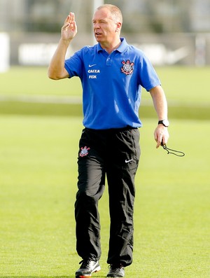 Timão vacila contra o Z-4, mas tem desempenho de líder contra o G-4