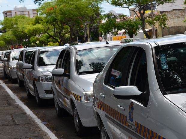Táxi em Aracaju (Foto: Marina Fontenele/G1 SE)