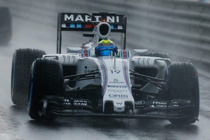 No terceiro treino livre, Felipe Massa pilotou a Williams na chuva, mas admite preferir pista seca (Foto: Divulgação)