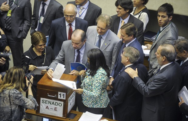 Parlamentares durante a votação de vetos presidenciais (Foto: Moreira Mariz / Agência Senado)