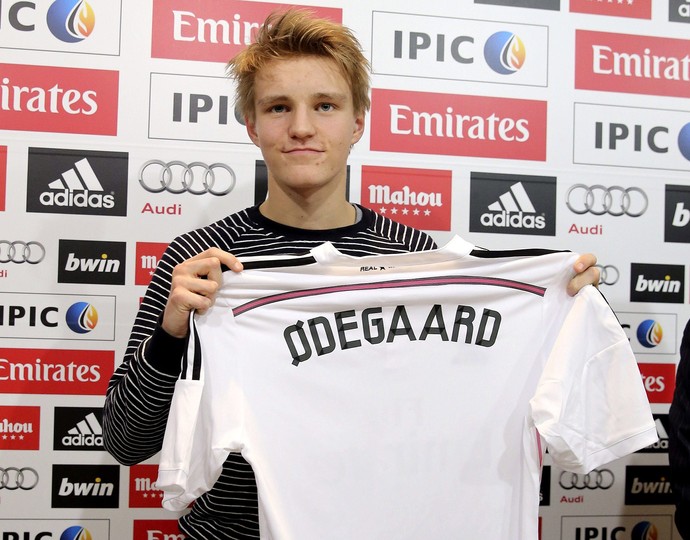 Odegaard apresentação no Real Madrid (Foto: EFE)