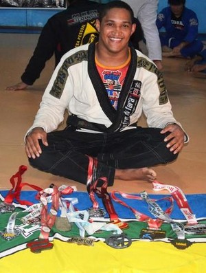 Atleta amapaense de MMA desabafa em rede social sem apoio do GEA (Foto: Arquivo Pessoal/Jimmy Nascimento)