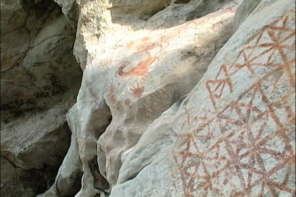 Uma das mais antigas pinturas rupestres já registradas no país está em Monte Alegre. (Foto: Reprodução/TV Tapajós)