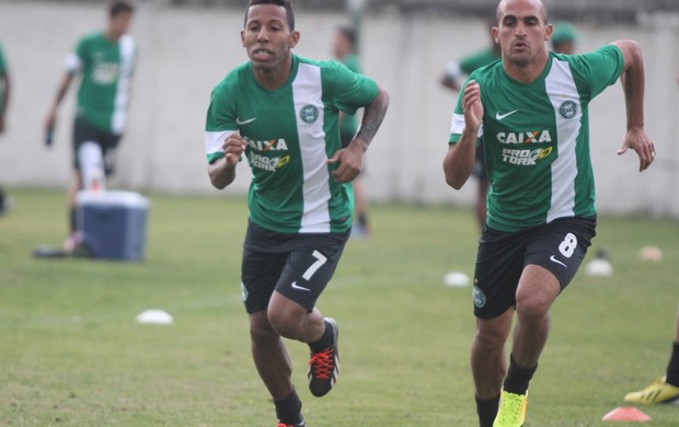 Vitor Junior Gil Coritiba treino (Foto: Divulgação / Site oficial do Coritiba) Vitor Junior Gil Coritiba treino (Foto: Divulgação / Site oficial do Coritiba)