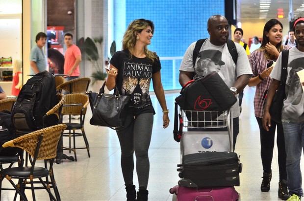 Kelly Key no aeroporto Santos Dumont (Foto: William Oda / AgNews)