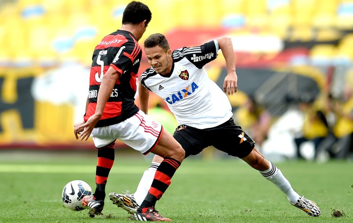 Caceres e Rene Flamengo e Sport (Foto: Getty Images) Caceres e Rene Flamengo e Sport (Foto: Getty Images)
