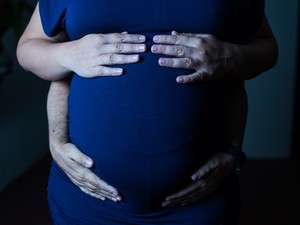 Marina e Cecília "estão grávidas" de seis meses do Miguel, fruto de uma fertilização in vitro (Foto: Victor Moryiama/G1)