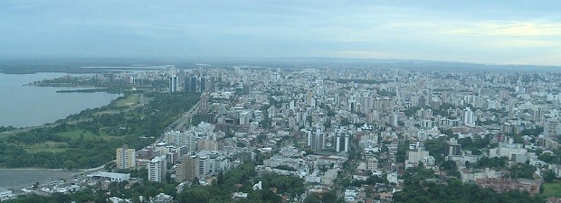Porto Alegre teve amanhecer nublado nesta quinta (23) (Foto: Reprodução/RBS TV)