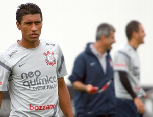 Paulinho no treino do Corinthians (Foto: Anderson Rodrigues / Globoesporte.com)