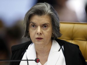 12/9 - Ministra Cármen Lúcia vota pela inadmissibilidade dos embargos infringentes em ações penais originárias de competência do STF (Foto: Nelson Jr./SCO/STF)