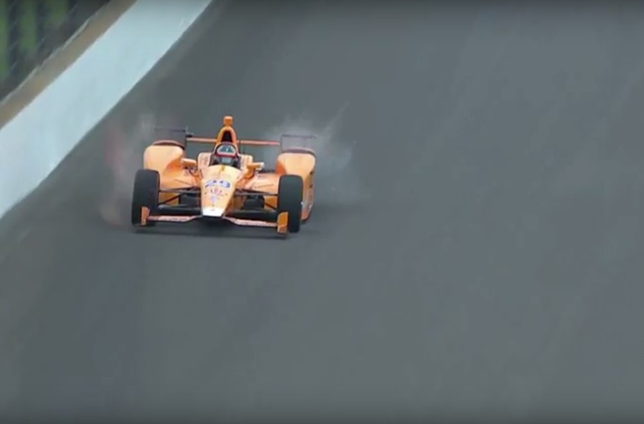 Vídeo: Alonso atropela pássaros em teste em Indianápolis para as 500 milhas