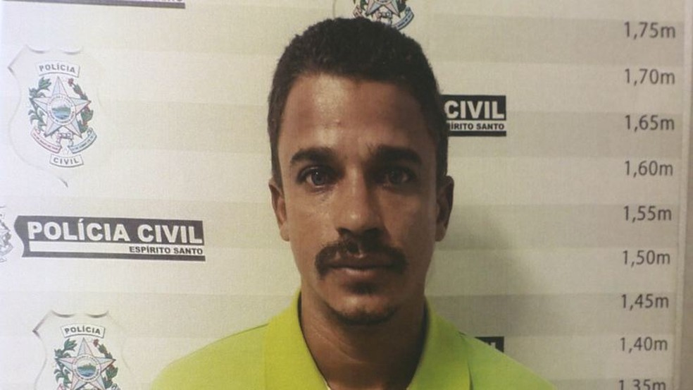 Weberton dos Santos, de 32 anos, foi preso dentro de um ônibus na madrugada desta sexta-feira (26) (Foto: Reprodução/ TV Gazeta)
