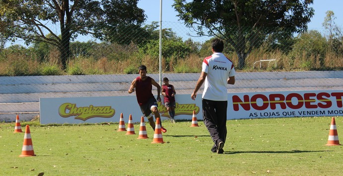 treino River-PI (Foto: Abdias Bideh/GloboEsporte.com)