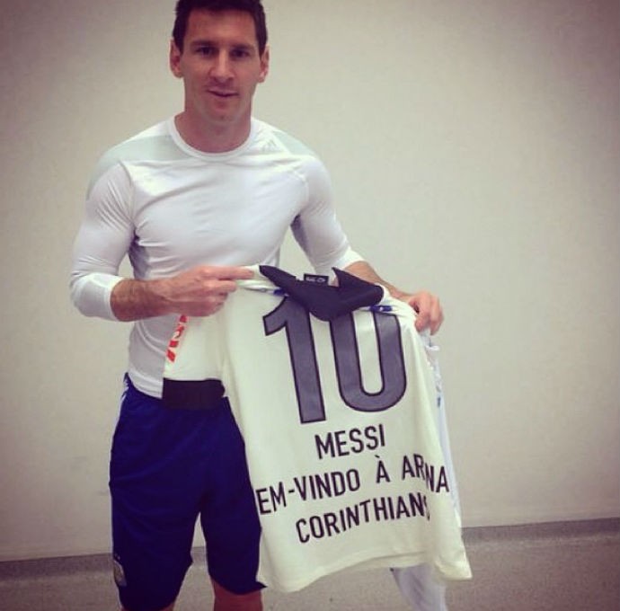 Messi com a camisa do corinthians (Foto: Reprodução / Instagram)