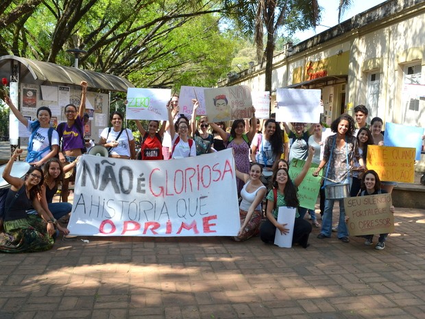 Alunos se concentraram no Centro de Vivência da Esalq em Piracicaba (Foto: Claudia Assencio/ G1)
