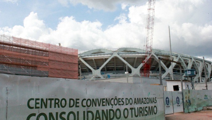 Centro de convenções do Amazonas - morte do operário (Foto: Rômulo Sousa)