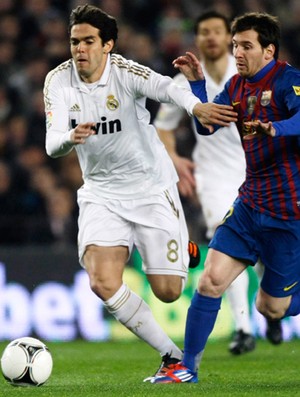 Messi e Kaká, Barcelona x Real Madrid (Foto: Reuters)