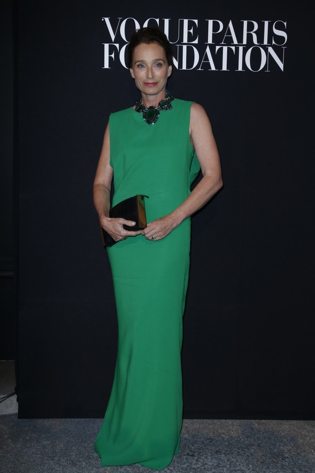 Kristin Scott-Thomas em evento da Vogue francesa (Foto: AFP)
