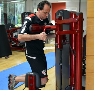 Rogério Cen faz treino físico no Reffis do São Paulo (Foto: Érico Leonan / saopaulofc.net)