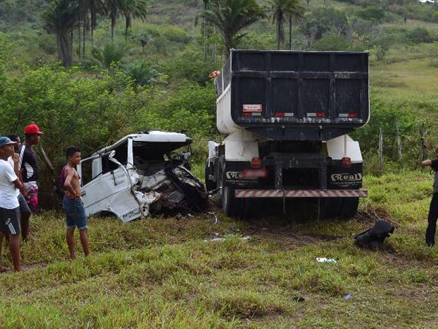 Acidente na Bahia (Foto: Anderson Bella / Midia Recôncavo)