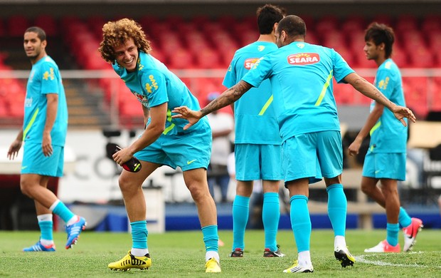 David Luiz treino Seleção (Foto: Marcos Ribolli / Globoesporte.com)