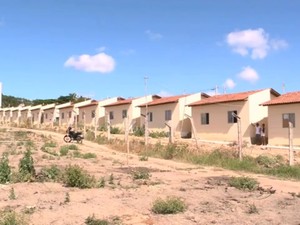 Cadastro das casas da reconstrução em rio Largo estão na mira do Ministério Público (Foto: Reprodução/TV Gazeta)