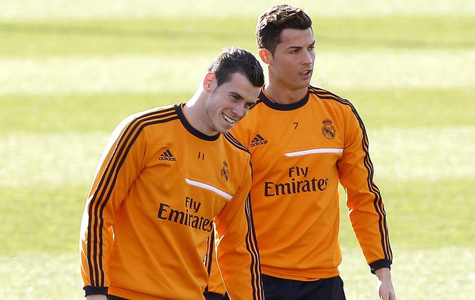 Cristiano Ronaldo e Bale no treino do Real Madrid (Foto: EFE)