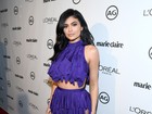 Kylie Jenner usa transparência em evento cheio de famosos