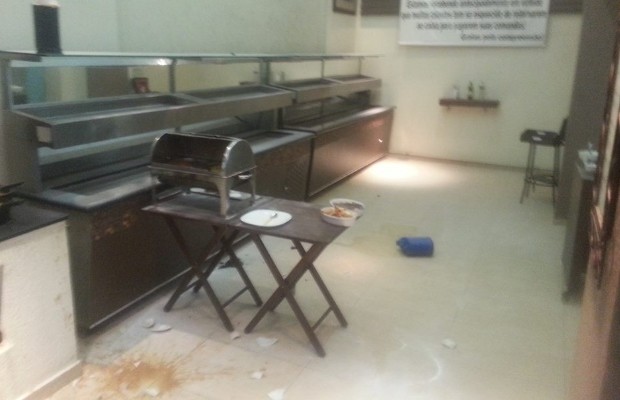Incêndio em restaurante deixa quatro feridos em shopping de Goiânia, Goiás (Foto: Reprodução Facebook)