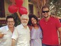 Paulo José comemora aniversário nos bastidores de 'Em Família'